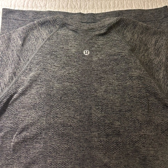Lululemon Swiftly Tech Short Sleeve 2.0 Sage Size 6 - Picture 6 of 7